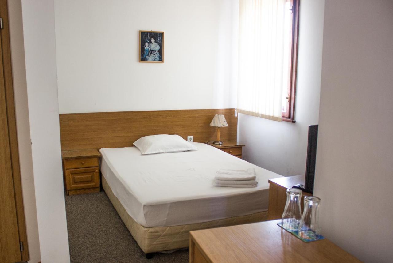 Family Hotel Saint Iliya Burgas Exterior photo