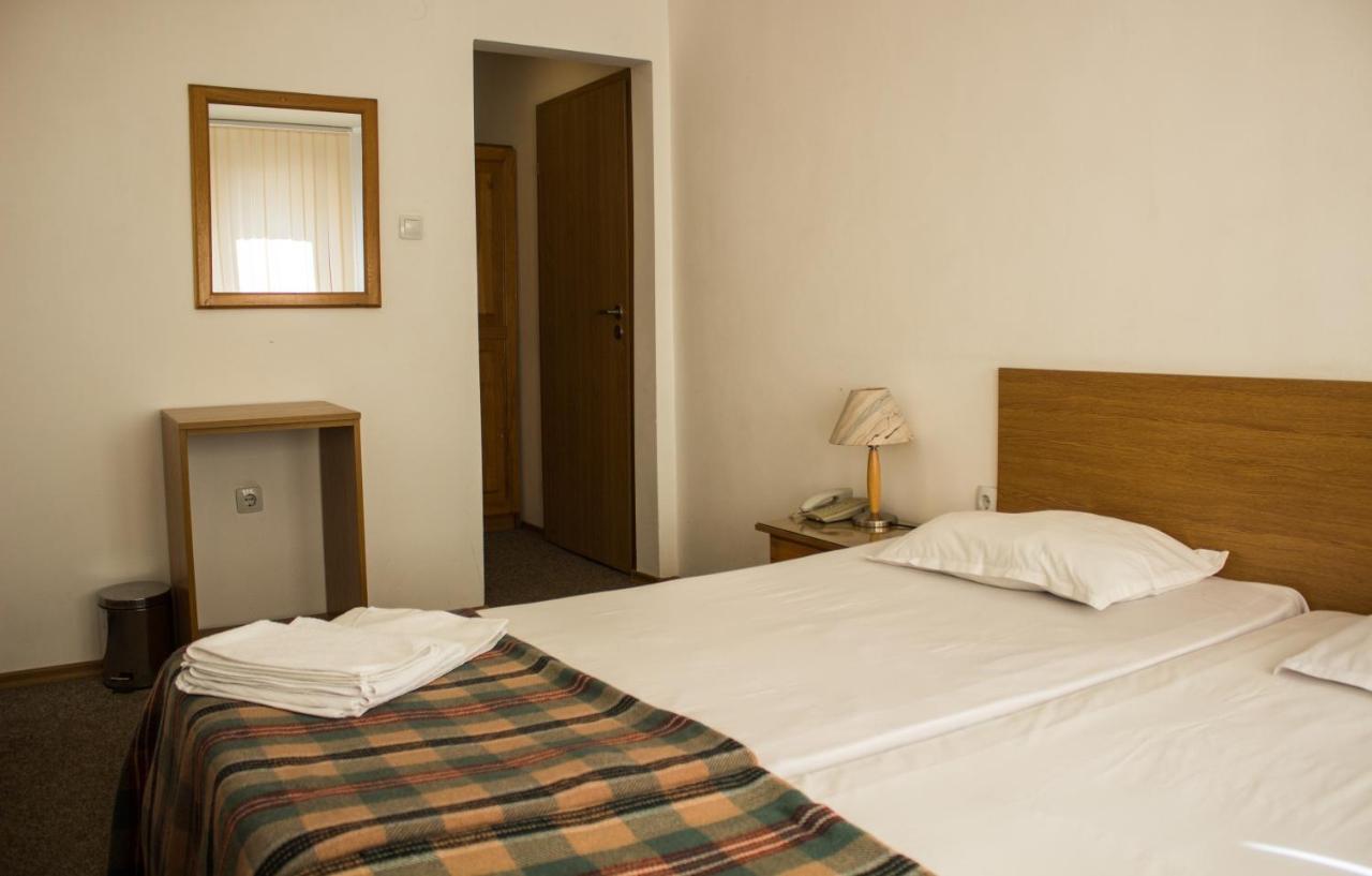 Family Hotel Saint Iliya Burgas Exterior photo